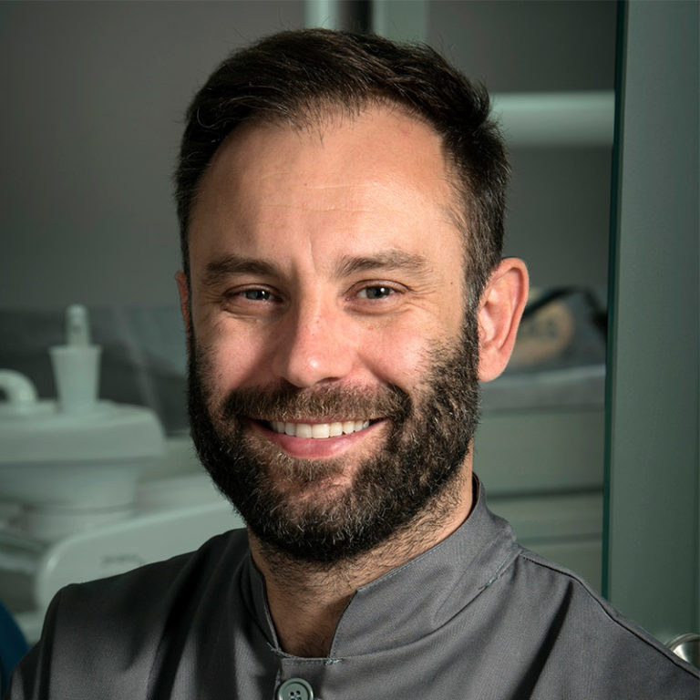 Dr Narcís Bardalet i Casals Odontologia Campistol, Més de 10.000